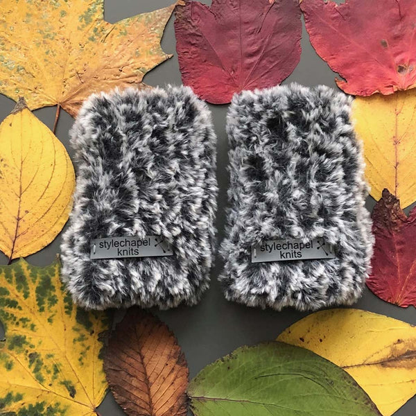 Cosy Wrist Warmers – Husky Grey